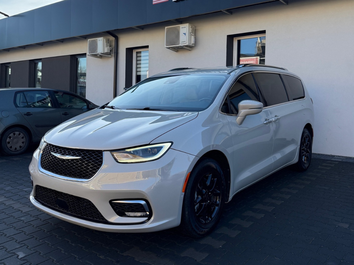 2021 Chrysler Pacifica Touring L auta sprowadzane po dom